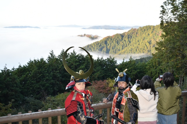 雲海と紅葉シーズン到来!天空の城「備中松山城」の展望スポット7選